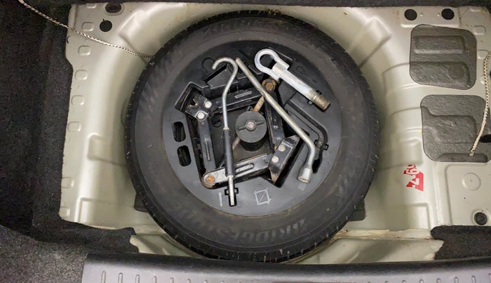 2016 Mahindra Kuv100 K4 D 5 STR, Diesel, Manual, 39,327 km, Spare Tyre