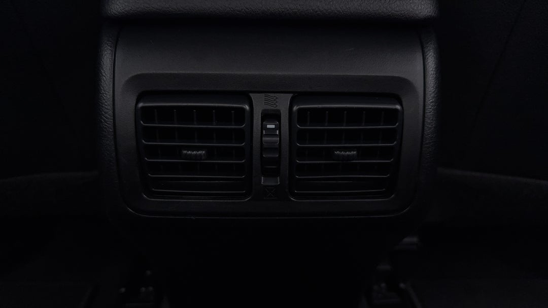 2015 Toyota Camry Atara Sl, Automatic, 153392 km, Rear A/C Vent