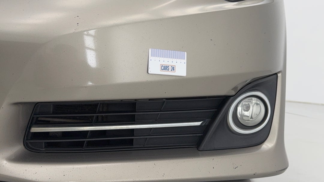 2015 Toyota Camry Atara Sl, Automatic, 153392 km, Bumper Front Chip