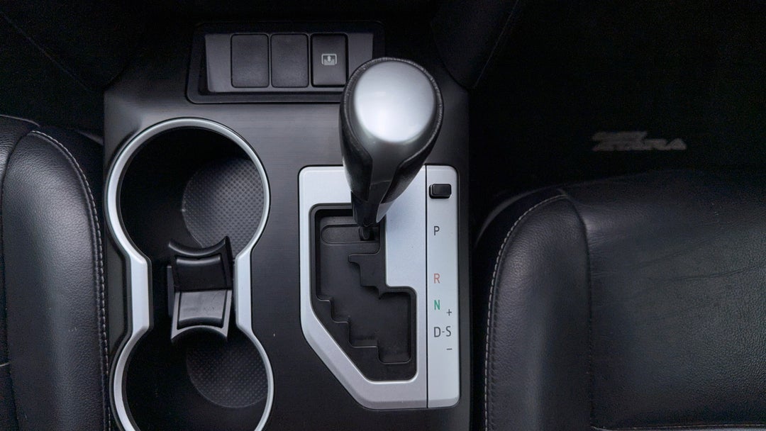 2015 Toyota Camry Atara Sl, Automatic, 153392 km, Gear Lever 