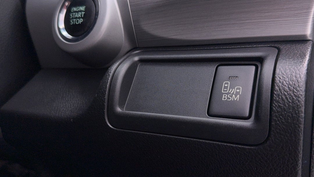 2015 Toyota Camry Atara Sl, Automatic, 153392 km, Utility Switches/Buttons