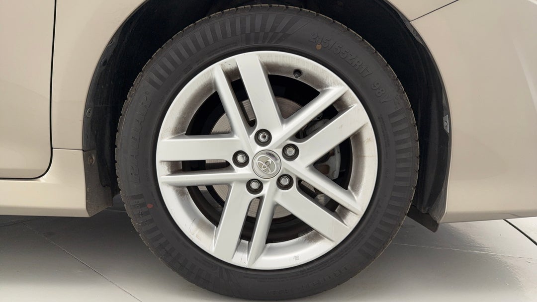 2015 Toyota Camry Atara Sl, Automatic, 153392 km, Right Front Wheel