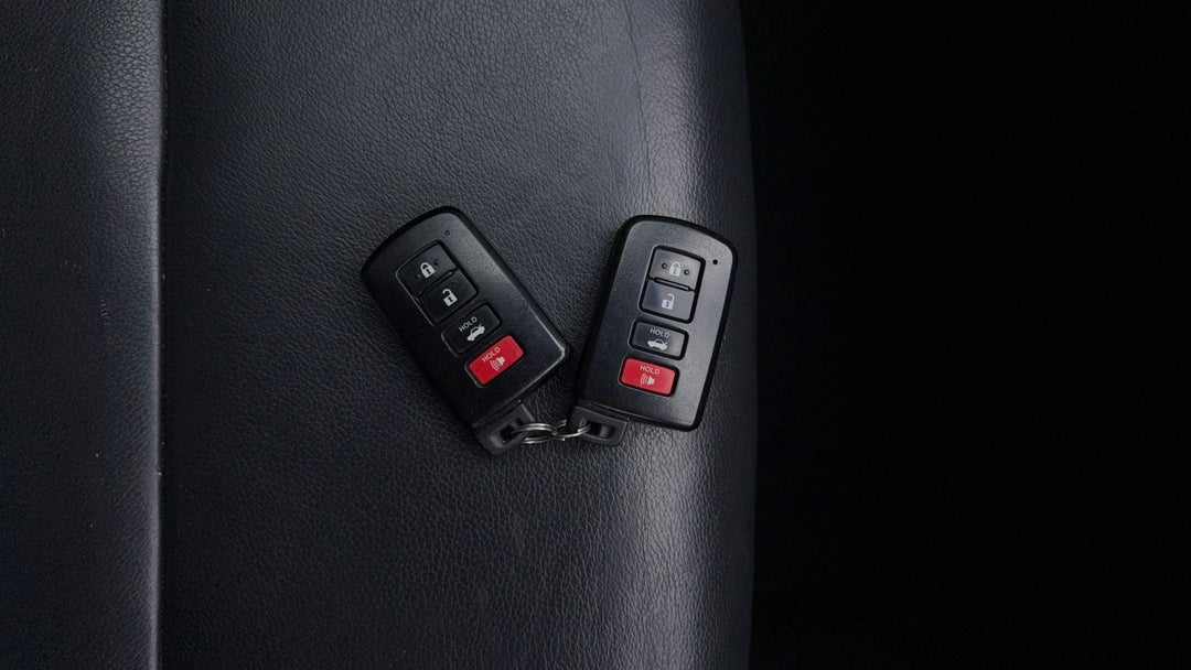 2015 Toyota Camry Atara Sl, Automatic, 153392 km, Key Close-up