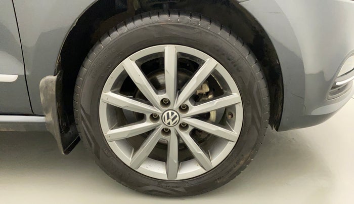 2019 Volkswagen Polo HIGHLINE PLUS 1.0, Petrol, Manual, 15,966 km, Right Front Wheel