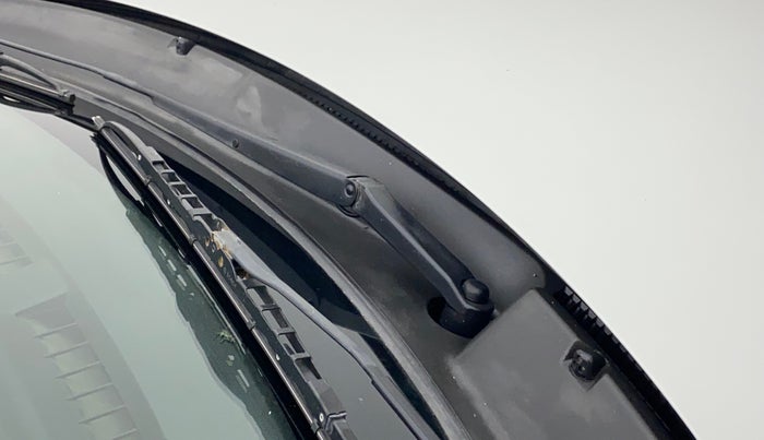 2018 Maruti Dzire VXI, Petrol, Manual, 1,04,974 km, Front windshield - Wiper nozzle not functional