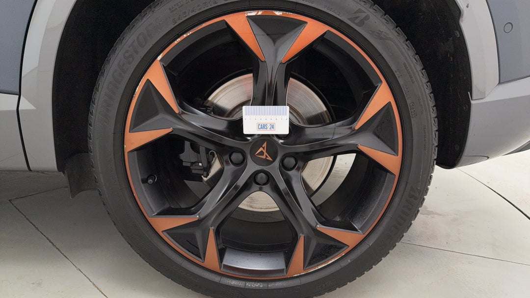 Wheels Rim Rear LHS Gutter Rash