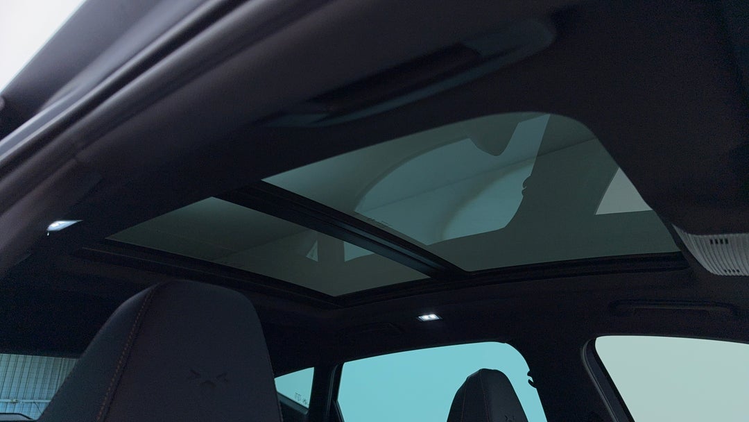 Interior Sunroof/Moonroof