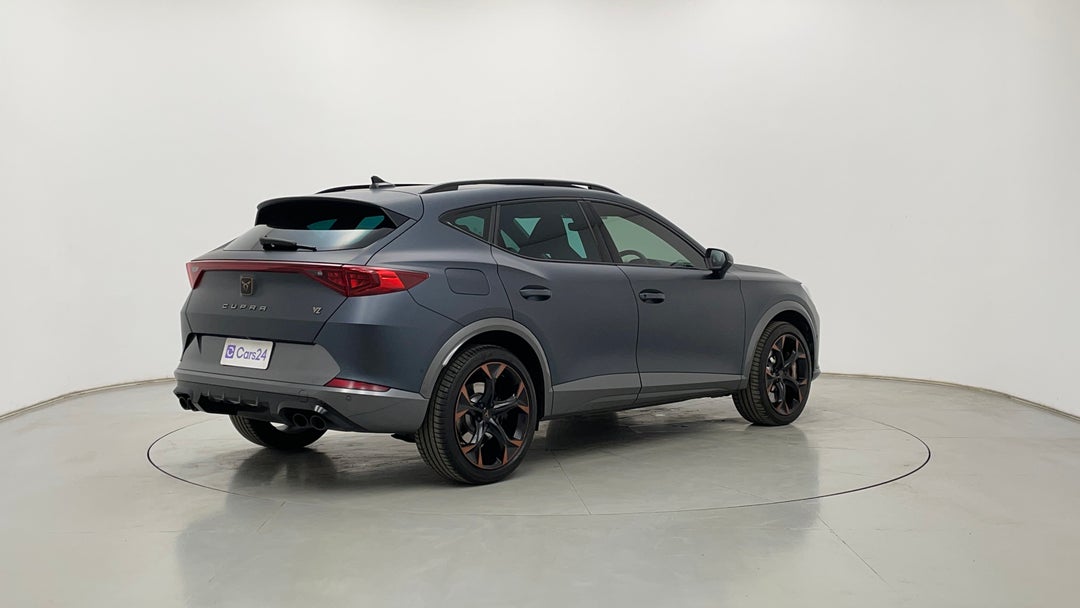 Right Back Diagonal (45- Degree) View