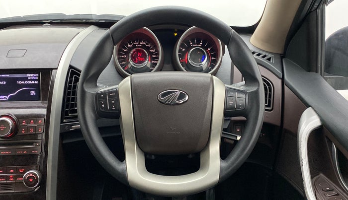 2015 Mahindra XUV500 W6 4X2, Diesel, Manual, 67,077 km, Steering Wheel Close Up