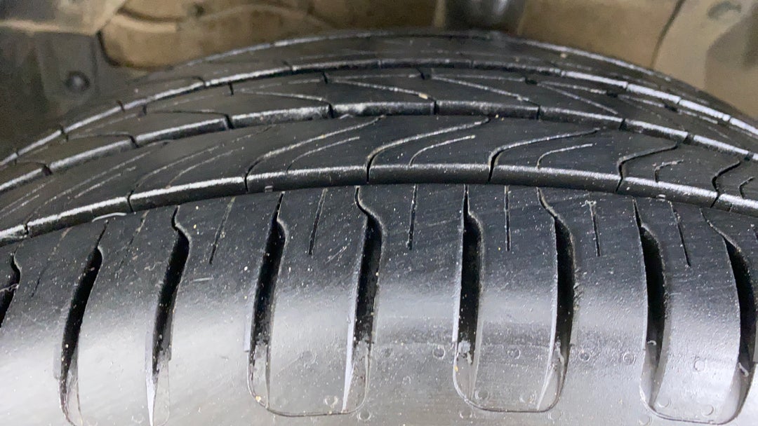 Left Front Tyre Tread