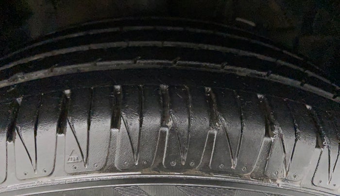 2018 Maruti S Cross ZETA 1.3, Diesel, Manual, 88,522 km, Right Front Tyre Tread