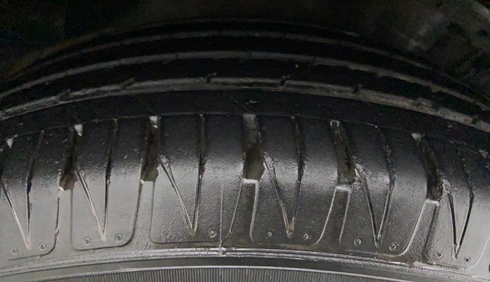 2018 Maruti S Cross ZETA 1.3, Diesel, Manual, 88,522 km, Right Rear Tyre Tread