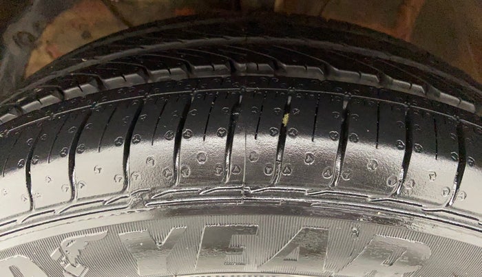 2018 Maruti Swift ZDI AMT, Diesel, Automatic, 57,025 km, Left Front Tyre Tread
