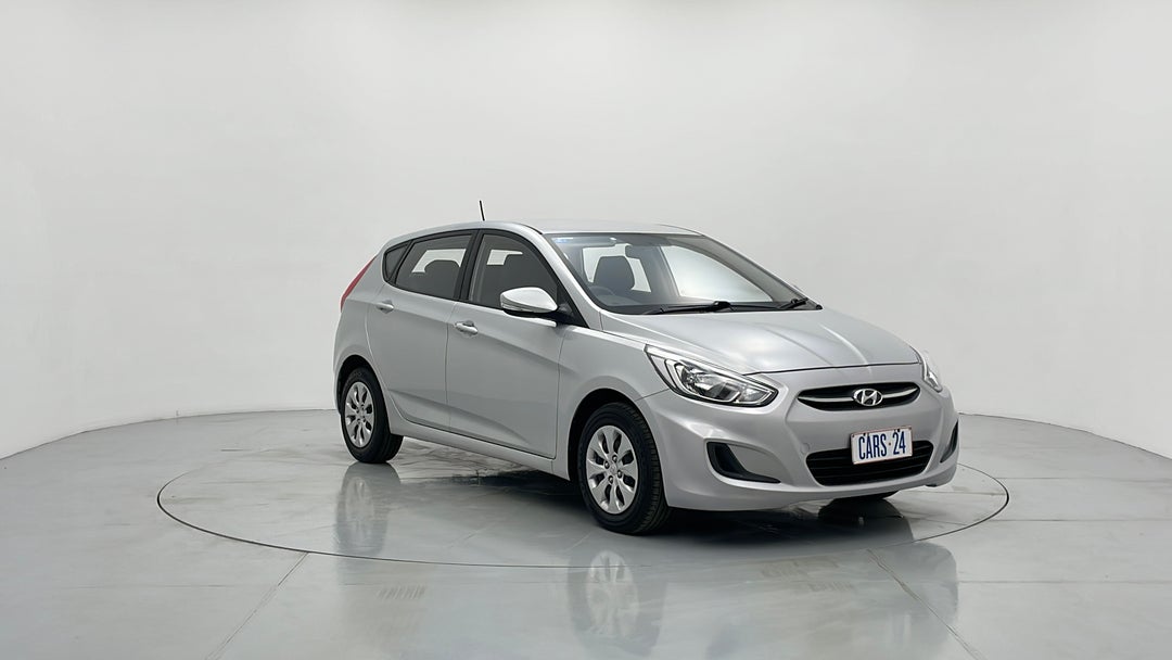 Right Front Diagonal (45- Degree) View