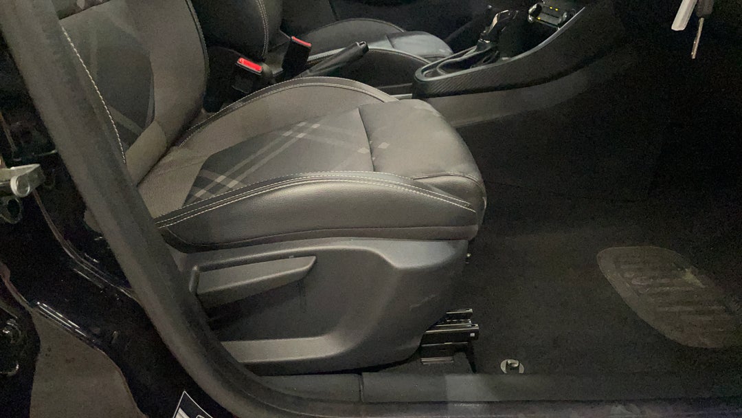 2022 MG 3 Auto Excite (with Navigation), Automatic, 30117 km, Drivers Side Adjustment Panel