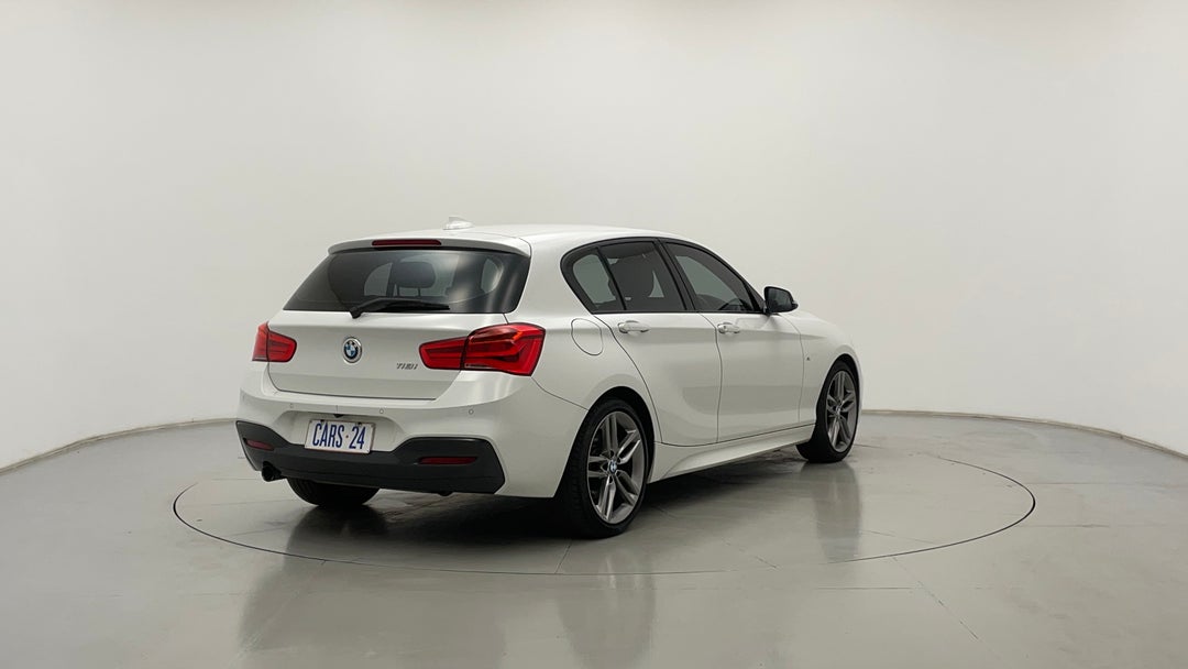 Right Back Diagonal (45- Degree) View