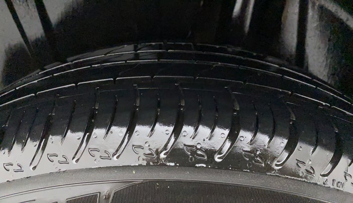 2022 Maruti XL6 ALPHA PLUS MT, Petrol, Manual, 16,422 km, Left Rear Tyre Tread
