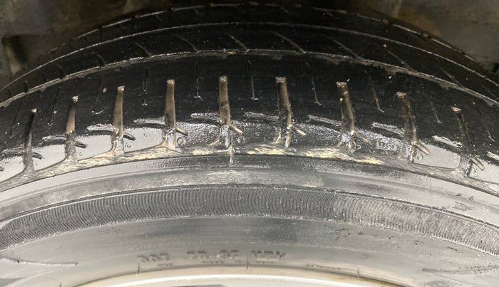 2015 Honda City V MT PETROL, Petrol, Manual, 65,449 km, Left Rear Tyre Tread
