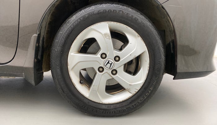 2015 Honda City V MT PETROL, Petrol, Manual, 65,449 km, Right Front Wheel