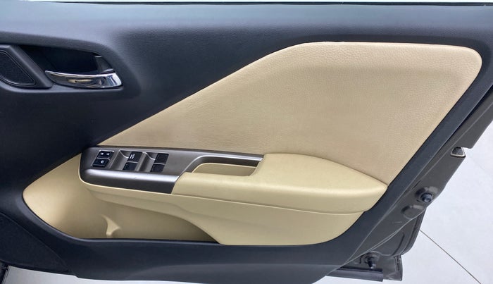 2015 Honda City V MT PETROL, Petrol, Manual, 65,449 km, Driver Side Door Panels Control