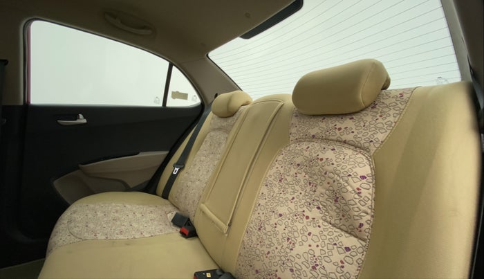 2014 Hyundai Xcent S (O) 1.2, Petrol, Manual, 23,904 km, Right Side Rear Door Cabin