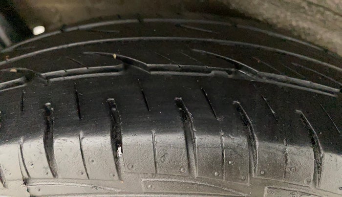 2016 Maruti Wagon R 1.0 LXI CNG, CNG, Manual, 82,497 km, Right Rear Tyre Tread