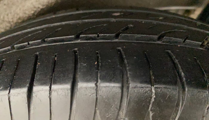 2016 Maruti Wagon R 1.0 LXI CNG, CNG, Manual, 82,497 km, Left Rear Tyre Tread