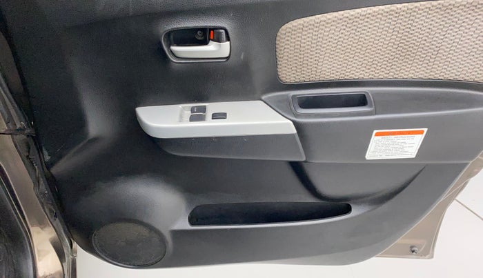 2016 Maruti Wagon R 1.0 LXI CNG, CNG, Manual, 82,497 km, Driver Side Door Panels Control