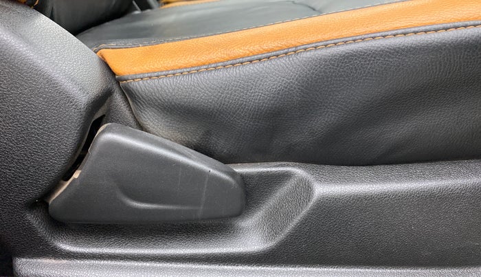 2018 Renault Kwid CLIMBER 1.0 AMT, Petrol, Automatic, 87,072 km, Driver Side Adjustment Panel