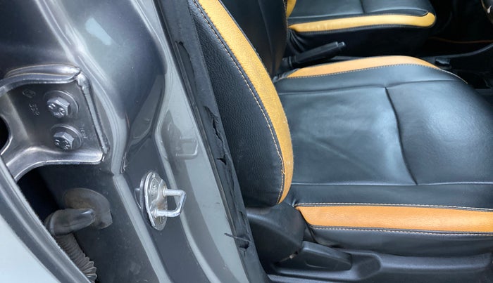 2018 Renault Kwid CLIMBER 1.0 AMT, Petrol, Automatic, 87,072 km, Driver-side door - Beading has minor damage