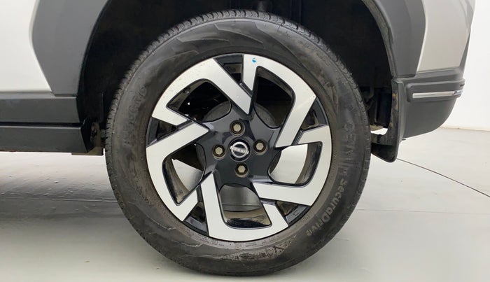 2022 Nissan MAGNITE XE 1.0 MT, Petrol, Manual, 3,799 km, Left Rear Wheel