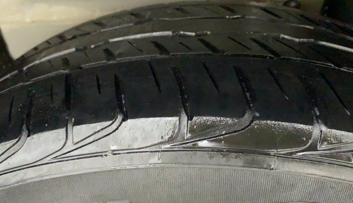 2019 Maruti Vitara Brezza VDI, Diesel, Manual, 51,258 km, Left Rear Tyre Tread