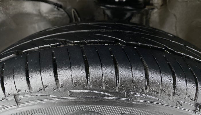 2019 Maruti Alto LXI, Petrol, Manual, 55,455 km, Left Front Tyre Tread