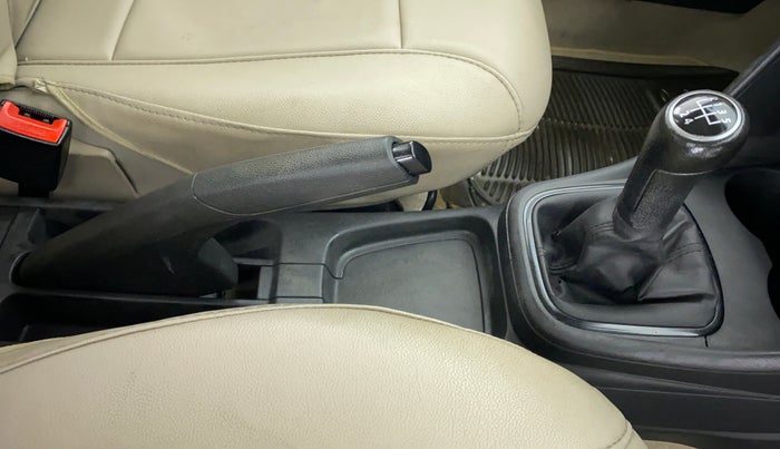 2011 Volkswagen Polo COMFORTLINE 1.2L PETROL, Petrol, Manual, 28,189 km, Gear Lever