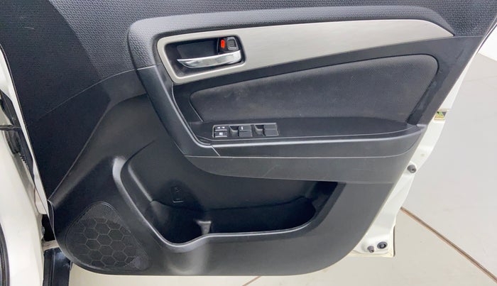2018 Maruti Vitara Brezza ZDI, Diesel, Manual, 36,894 km, Driver Side Door Panels Controls