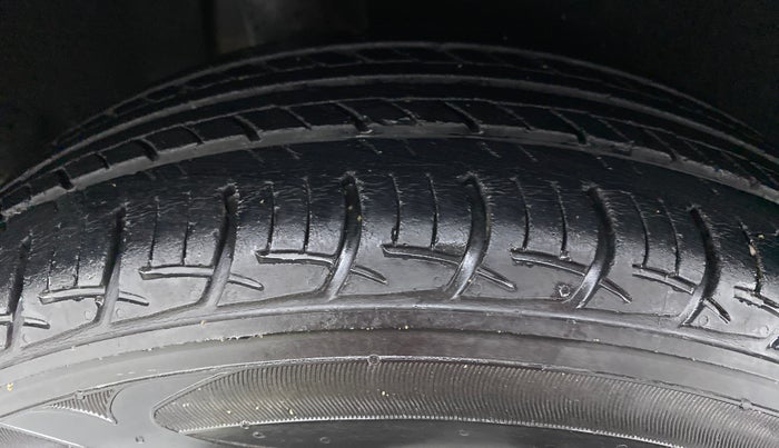 2016 Maruti Baleno DELTA 1.2 K12, Petrol, Manual, 91,065 km, Right Rear Tyre Tread