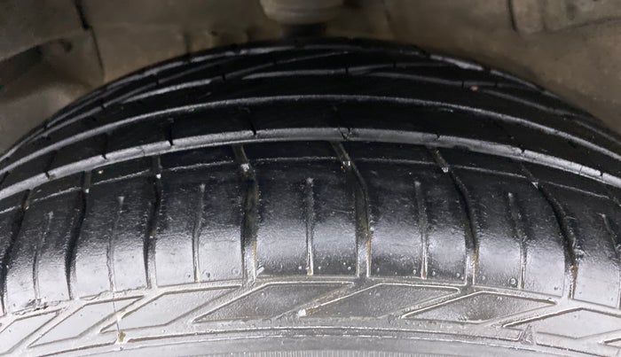 2018 Tata NEXON XZ+ 1.2, Petrol, Manual, 30,858 km, Right Rear Tyre Tread