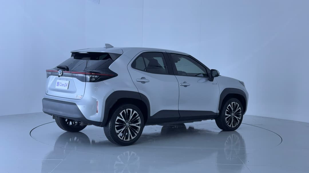 2021 Toyota Yaris Cross Urban Hybrid, Automatic, 104715 km, Right Back Diagonal (45- Degree) View