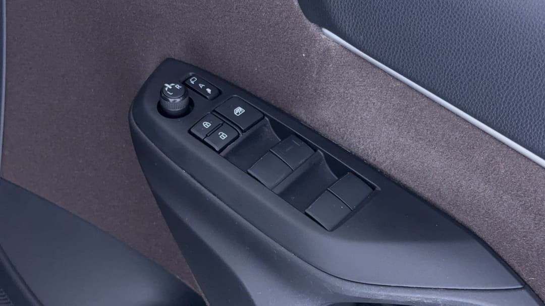2021 Toyota Yaris Cross Urban Hybrid, Automatic, 104715 km, Drivers Side Door Panel Controls