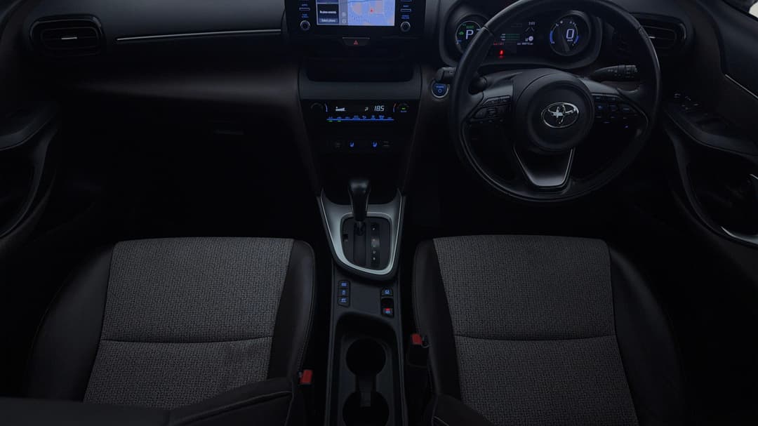 2021 Toyota Yaris Cross Urban Hybrid, Automatic, 104715 km, Center Console