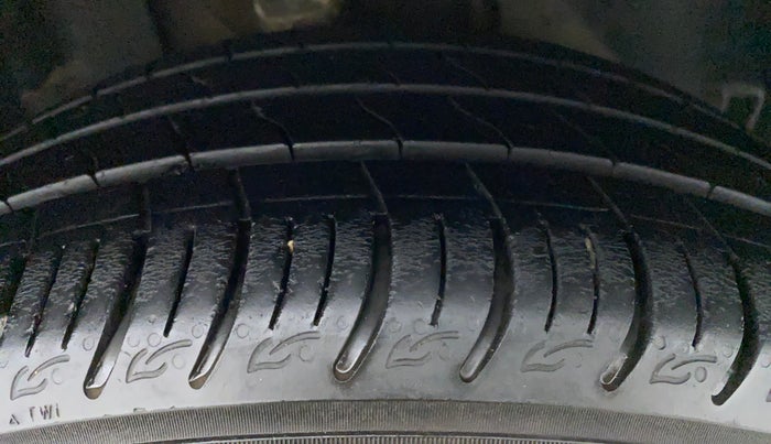 2020 Tata ALTROZ XZ 1.2, Petrol, Manual, 20,841 km, Right Front Tyre Tread