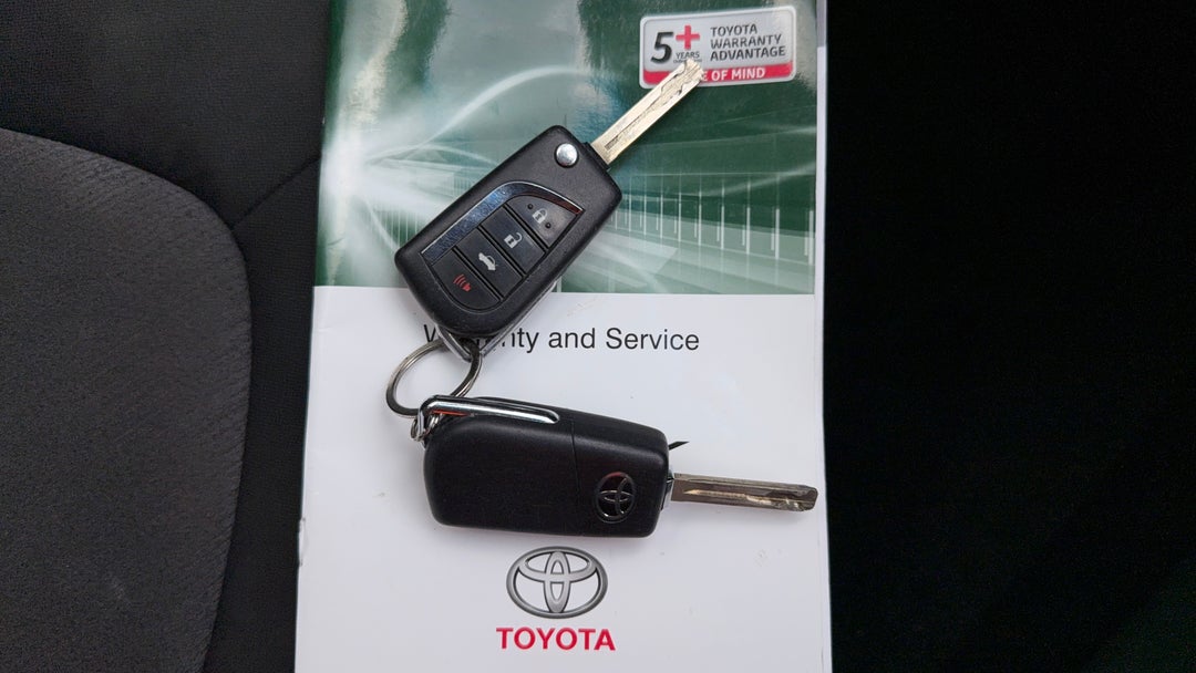 2018 Toyota Camry Ascent, Automatic, 58088 km, Key Close-up