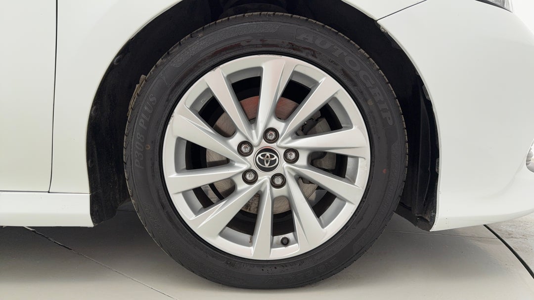 2018 Toyota Camry Ascent, Automatic, 58088 km, Right Front Wheel