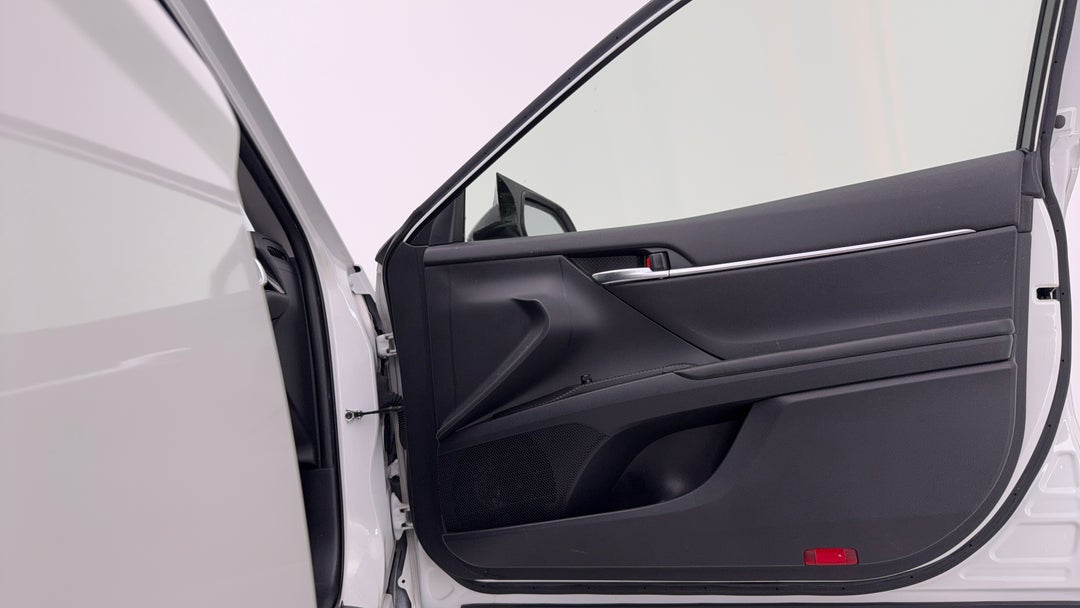 2018 Toyota Camry Ascent, Automatic, 58088 km, Speaker View