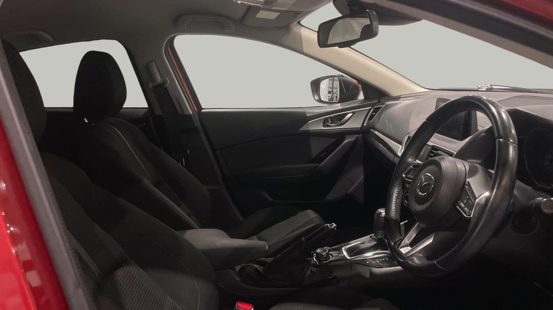2017 Mazda Mazda3 Maxx, Automatic, 75114 km, Right Side Front Door Cabin View