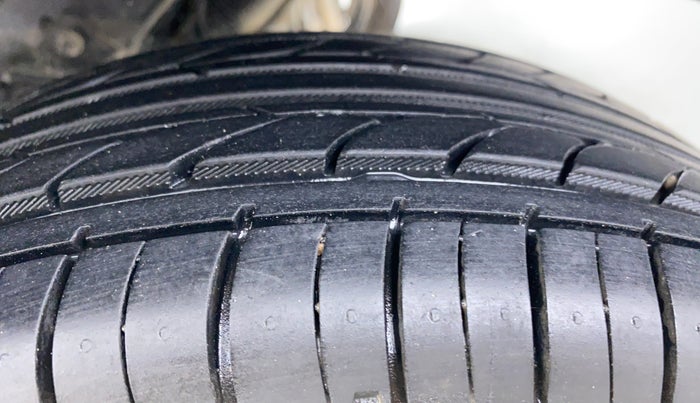2014 Hyundai Santro Xing GLS, Petrol, Manual, 23,383 km, Left Rear Tyre Tread