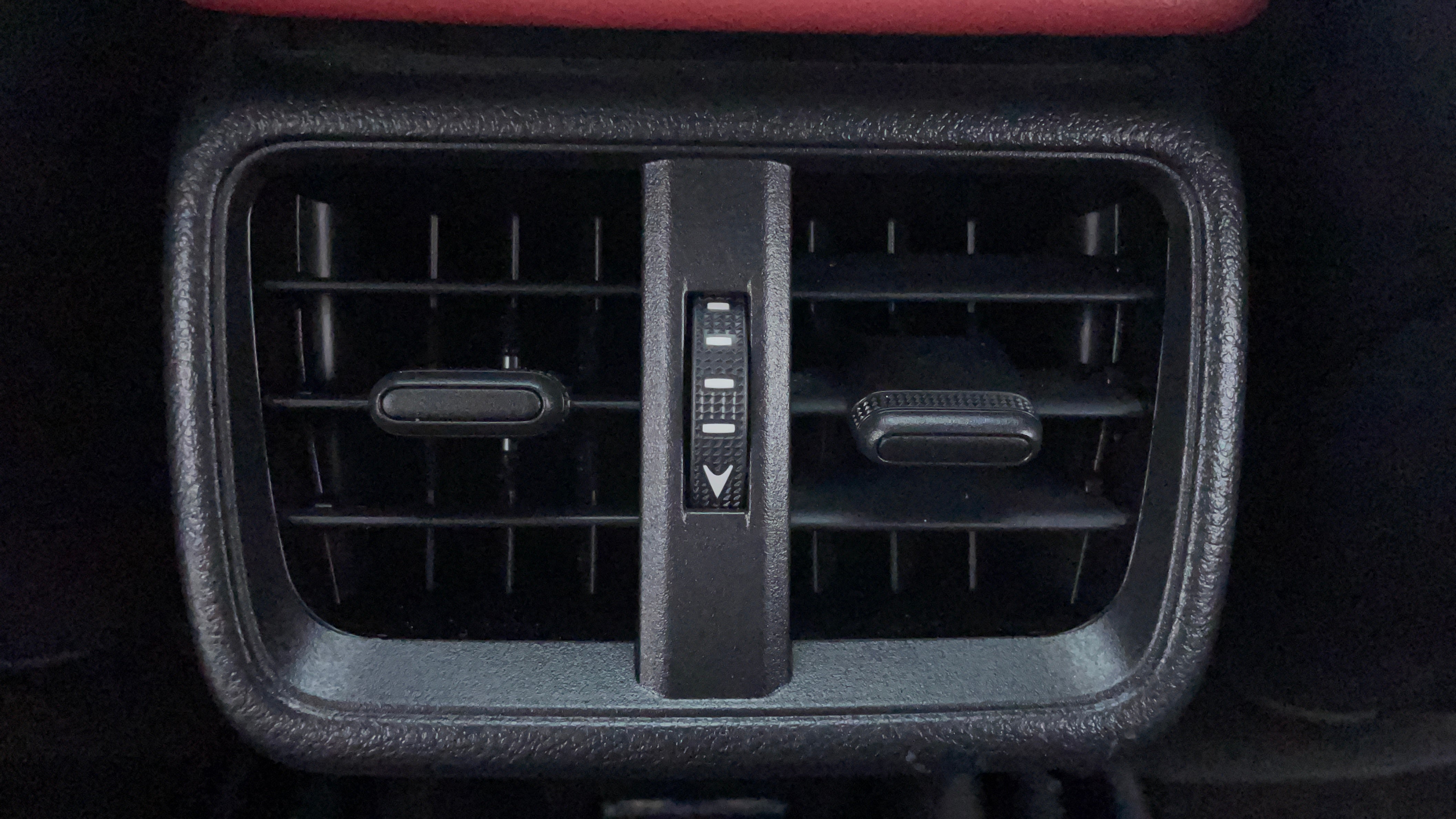 Lexus UX 200-Rear AC Vents