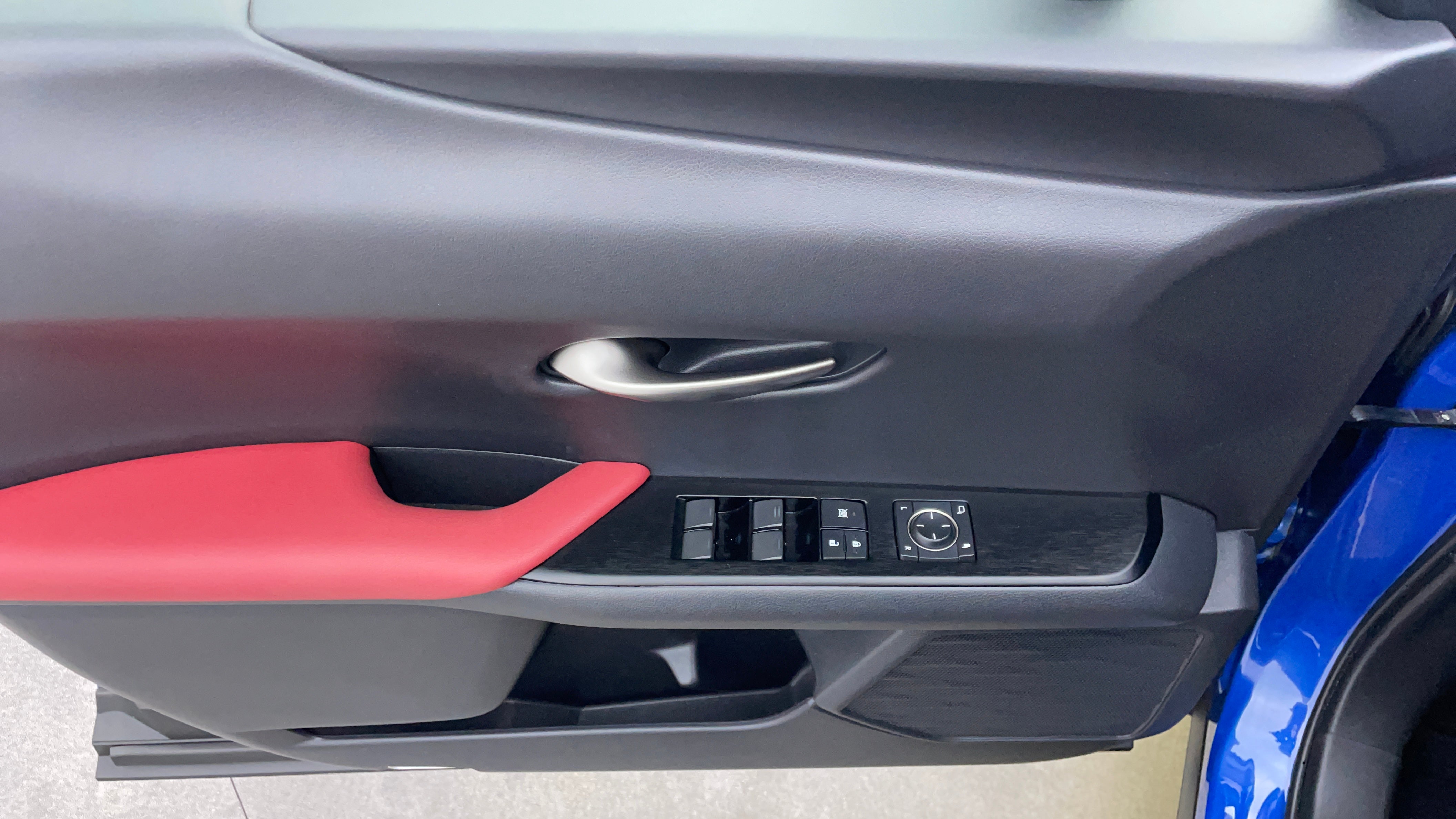 Lexus UX 200-Driver Side Door Panels Controls