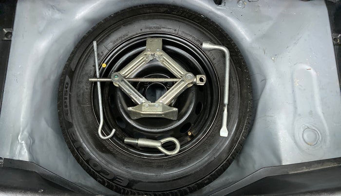 2014 Maruti Swift VXI D, Petrol, Manual, 1,08,102 km, Spare Tyre