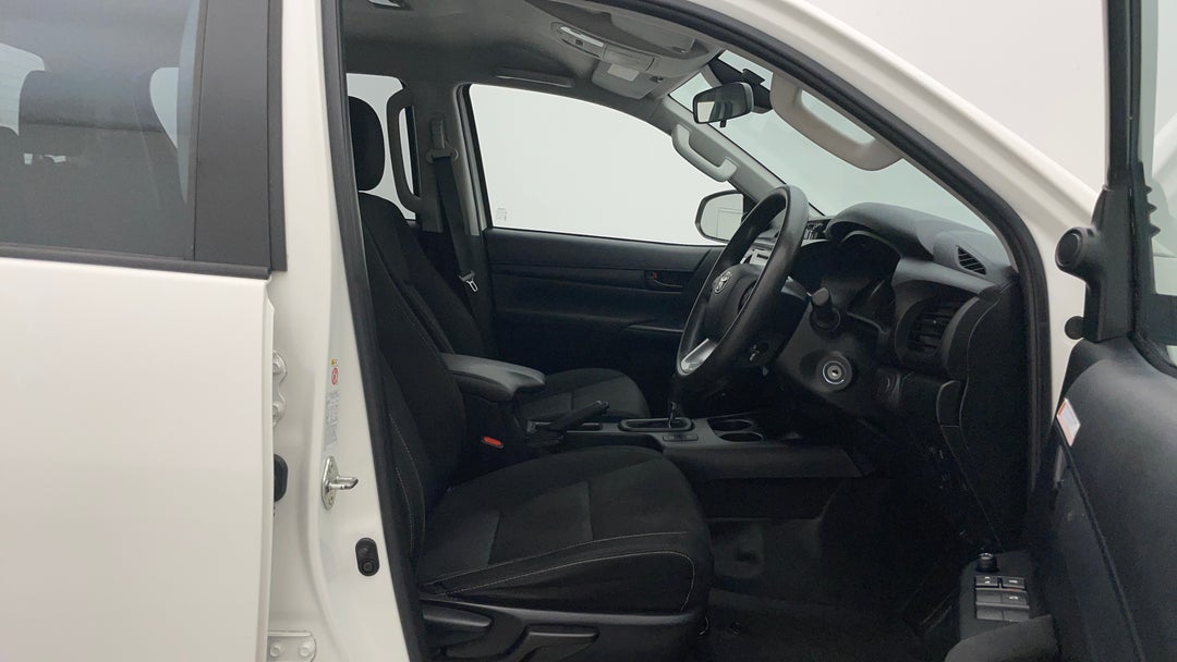 2019 Toyota Hilux Sr Hi-rider, Automatic, 147032 km, Right Side Front Door Cabin View